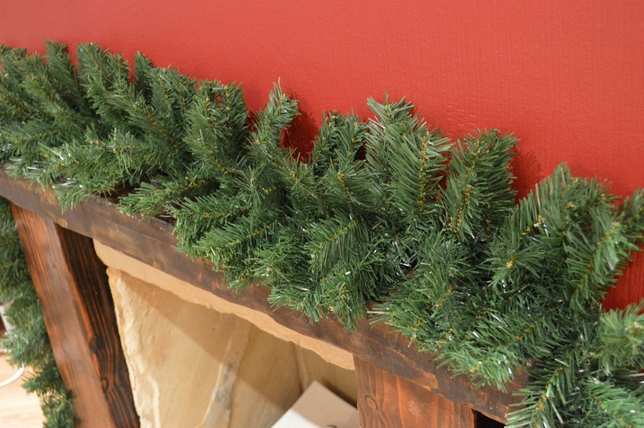 Samuel Alexander 2.7m x 25cm Plain Green Christmas Garland with 200 Bullet Tips