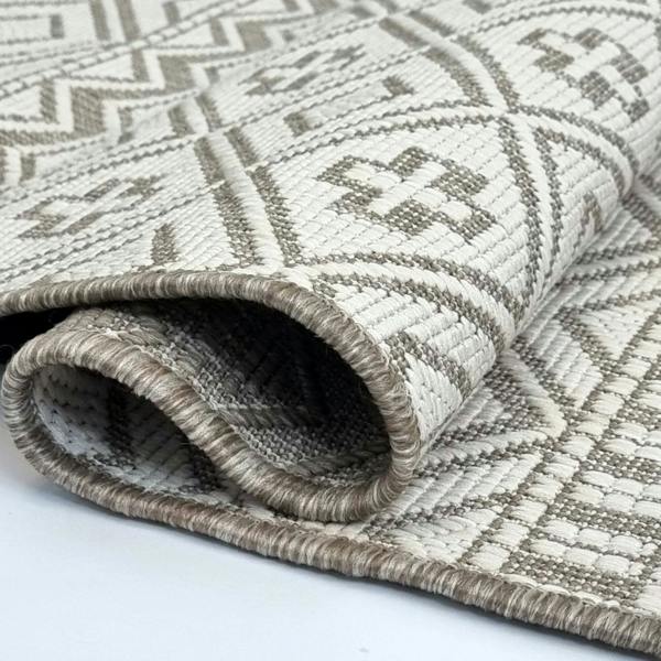 Indoor Outdoor Reversible Rug Beige and White Cream Aztec Geometric Pattern Large Patio Garden Mats