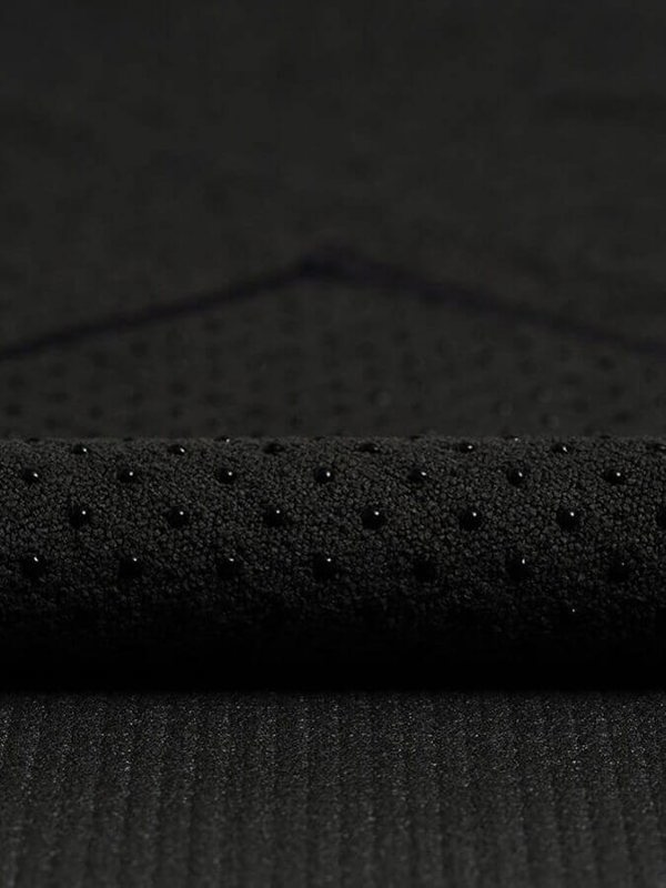 Manduka Yogitoes rSKIDLESS Mat Yoga Towel - Onyx