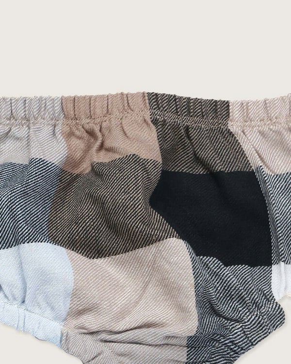 Gender-neutral organic cotton baby pants