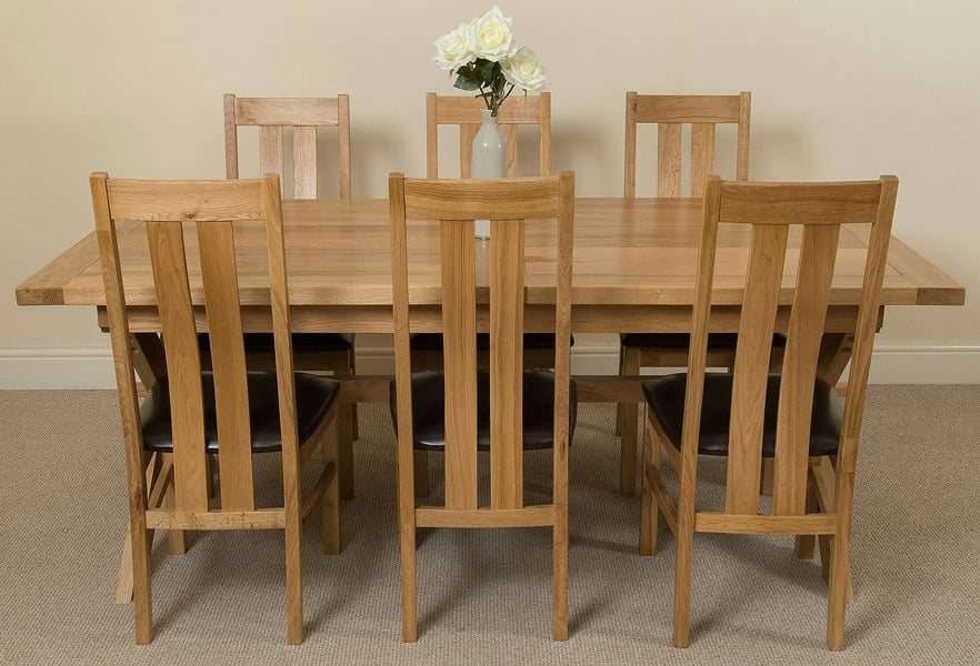 That's Furniture Vermont Cross Leg Oak Extending Dining Table with Princeton Oak Chairs