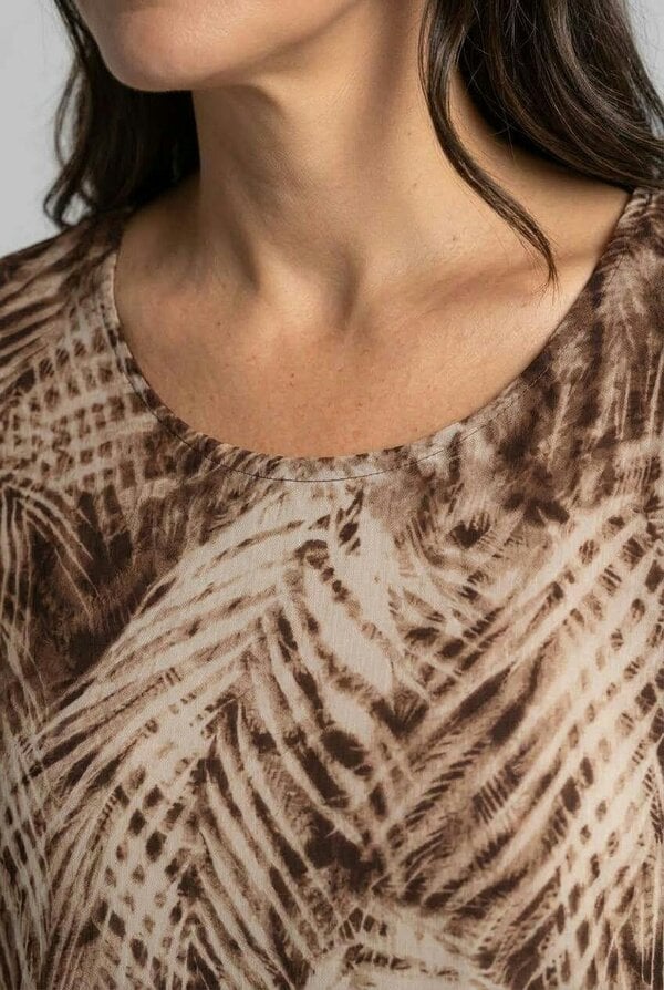 Izabel London Printed Long Sleeve Hanky Hem Tunic Top