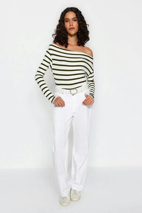 Hoxton Gal Plain Premium Soft Fabric Fitted Knit Blouse with Boat Neck