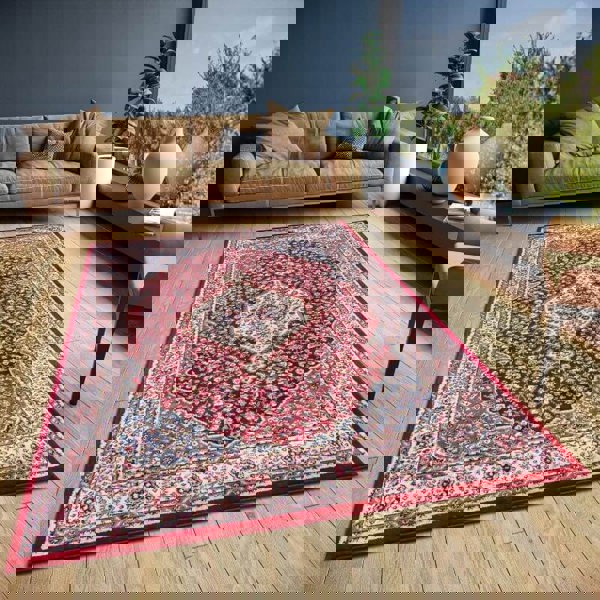 Orient Low Pile Rug Medallion Design