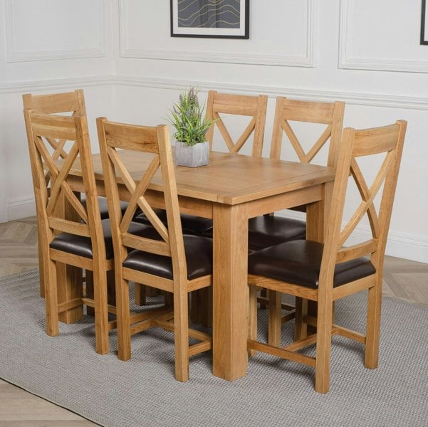 That's Furniture Hampton Small Oak Extending Dining Table with Berkeley Oak Chairs