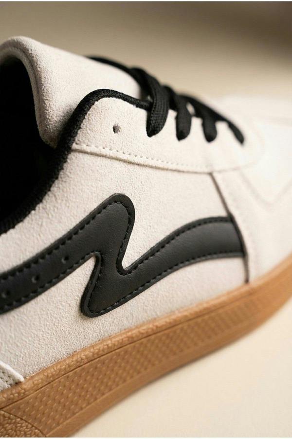 Poppy Womens Retro Stripe Gum Sole Trainers - White