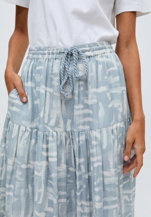 Bonnie Shirred Waist Warhol Print Maxi Skirt In Multi