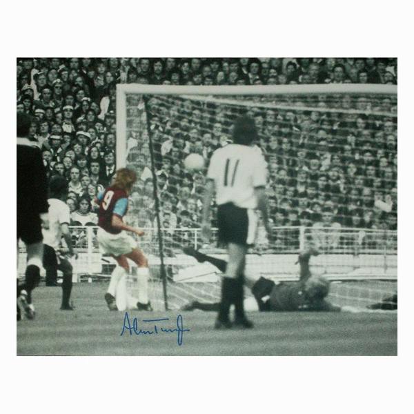 Alan Taylor signed 1975 FA Cup Final photo. — Premium framing