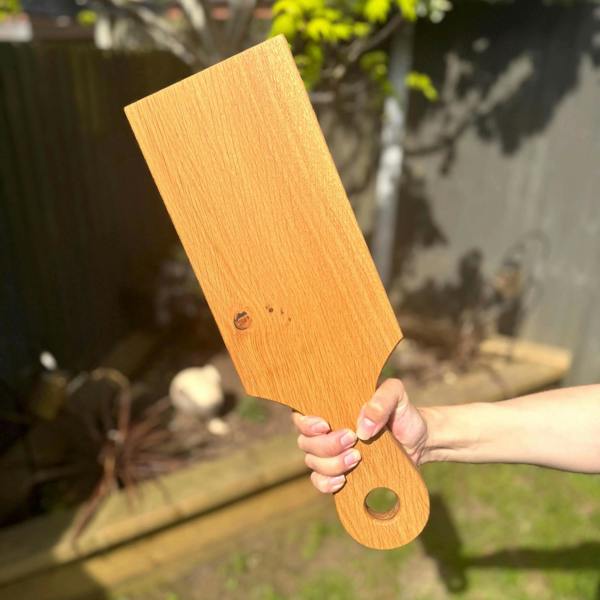 Giraffes & Craftz Large Oak Paddle with Round Handle - Oak Cheese, Bread and Serving Board