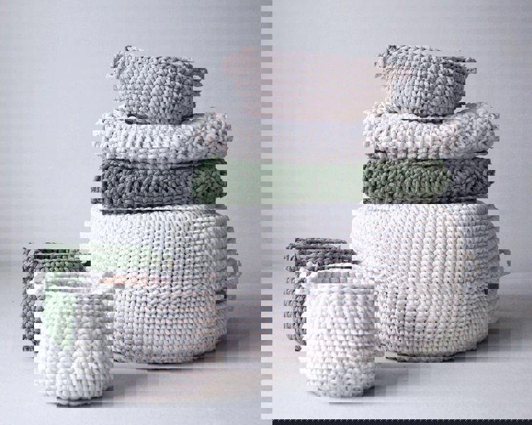 Crochet ottoman | IVORY - Zuri House