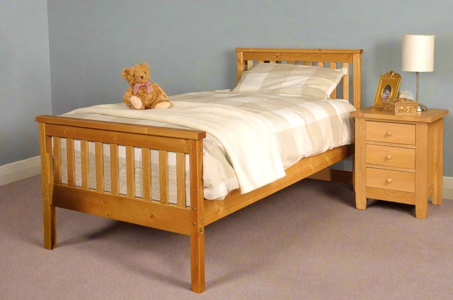 Comfy Living Atlantis Wooden Bed Frame - A Classic and Timeless Addition to Your Bedroom Decor