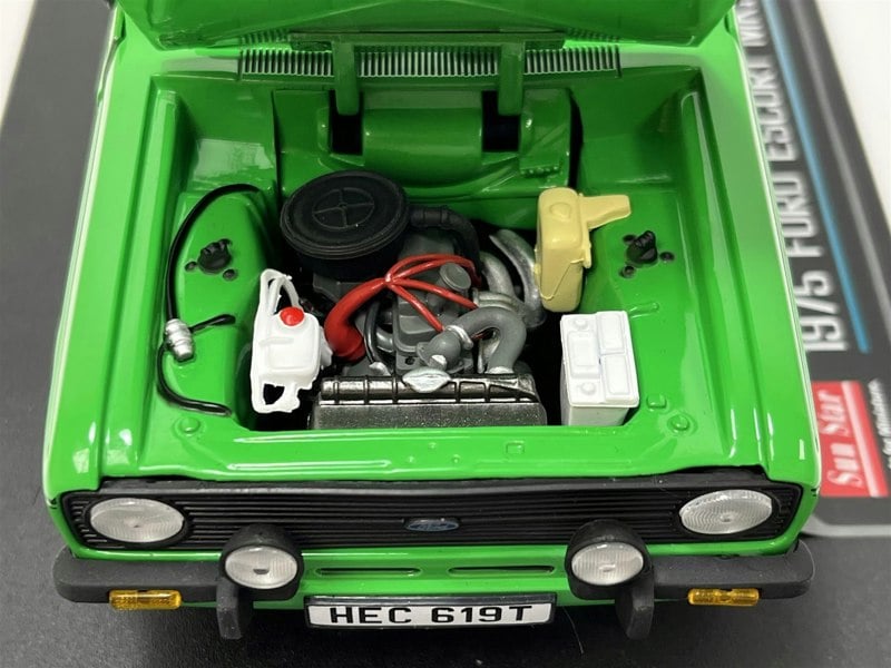 1975 ford escort mkii 1600 sport green 1:18 scale sun star 4619