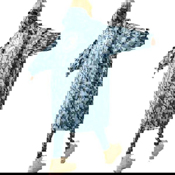 Dare 2B Childrens/Kids Leopard Print Waterproof Changing Robe - Storm Blue/Nordic Blue - 