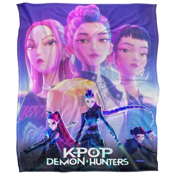 K-Pop Demon Hunters Ready To Fight Fleece Huntr/X Supersoft Throw - Multicoloured