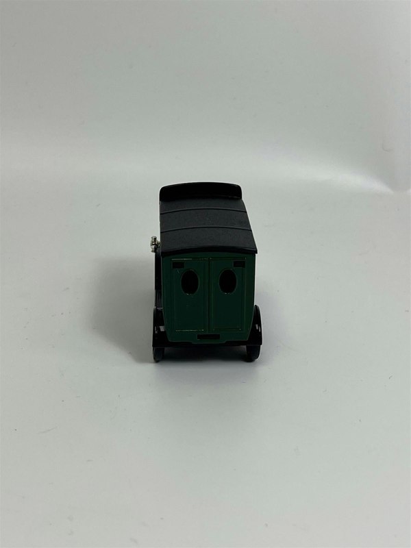 MCSlots Vintage Model Ambulance Sponsor A Cot Lledo VMA01D S2