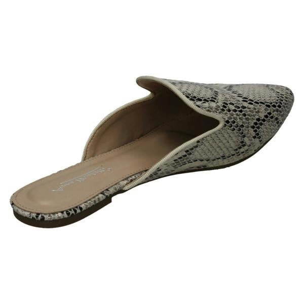 Anne Michelle Ladies Anne Michelle Closed Toe Mules F80451