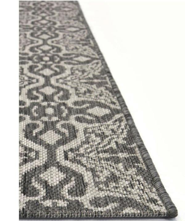 County Victorian Indoor/Outdoor Rug | Versatile Home Decor |