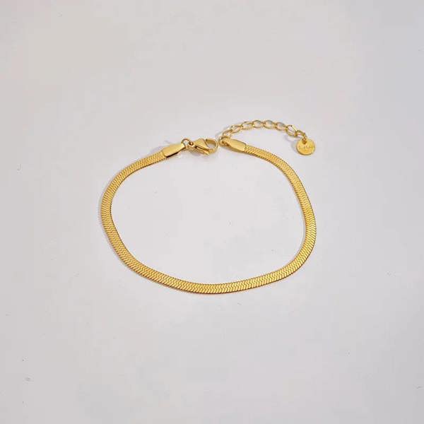 Elk & Bloom Herringbone Flat Chain 14K Gold Link Bracelet