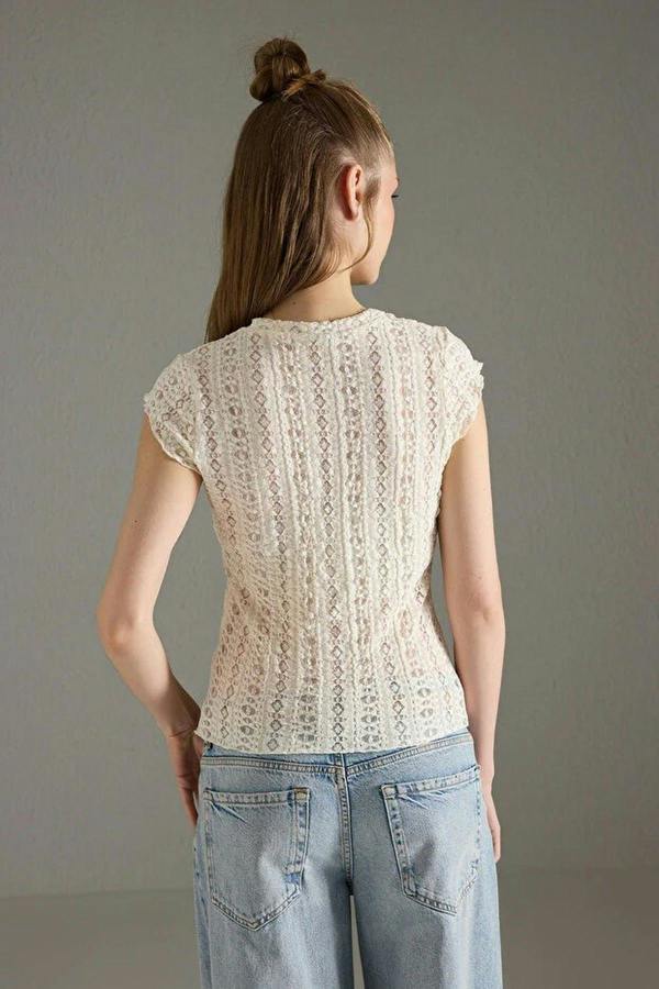 Lace Detail Fitted Moon Sleeve Knit Blouse