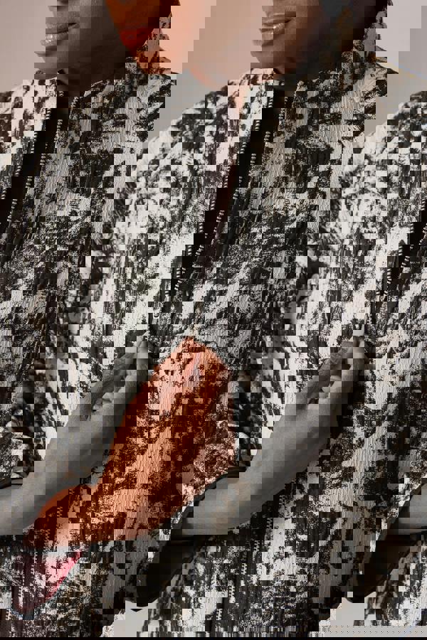 NoirBrushStrokeElegance, MonochromeInkPalette, EbonyCanvasChic, CharcoalBrushedEssence, BlackWhiteBrocadeCraft, GrayscaleStrokesStyle, SlateCanvasBrushedCharm, ShadowyPaletteGlam, InkedMonochromeBlazer, NoirCanvasHarmony,