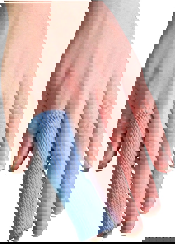 Aidapt Strip of Antibacterial Digital Pads Pack of 32 Large