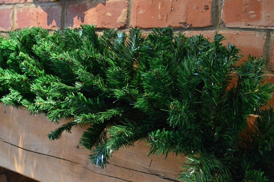 Samuel Alexander 2.7m (9ft) x 38cm Premier Luxury Extra Bushy Plain Green Christmas Garland