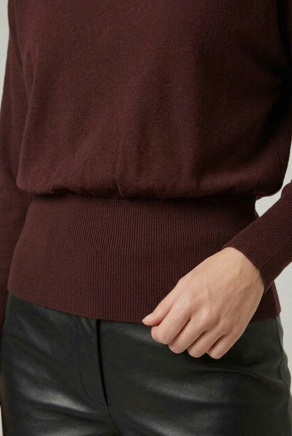 Izabel London Stretch Hem Balloon Sleeve Knit Top