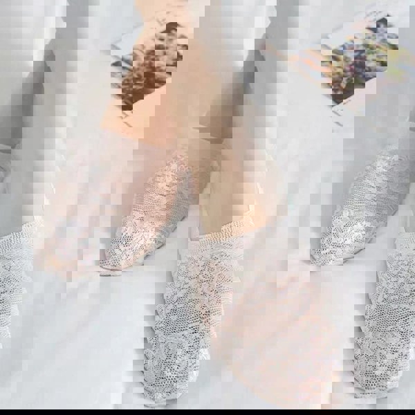 Anysox 5 Pairs Size 5-9 Fashion Socks Lace Flower Style Breathable Antiskid Invisible Ankle Socks for Women (1 Black, 1 Grey, 2 Skin, 1 Khaki)