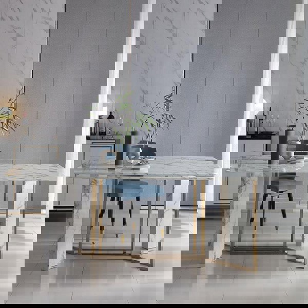 Detail view of FenX Dining Table, Dining Table, Sintered Stone And Gold with oak round dining table