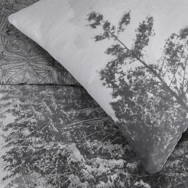 Smart Living Reversible Polycotton Wolf Panel Duvet Cover and Pillowcase Set