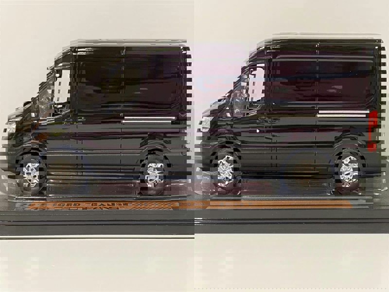 ford transit jumbo black 1:43 scale greenlight 86040