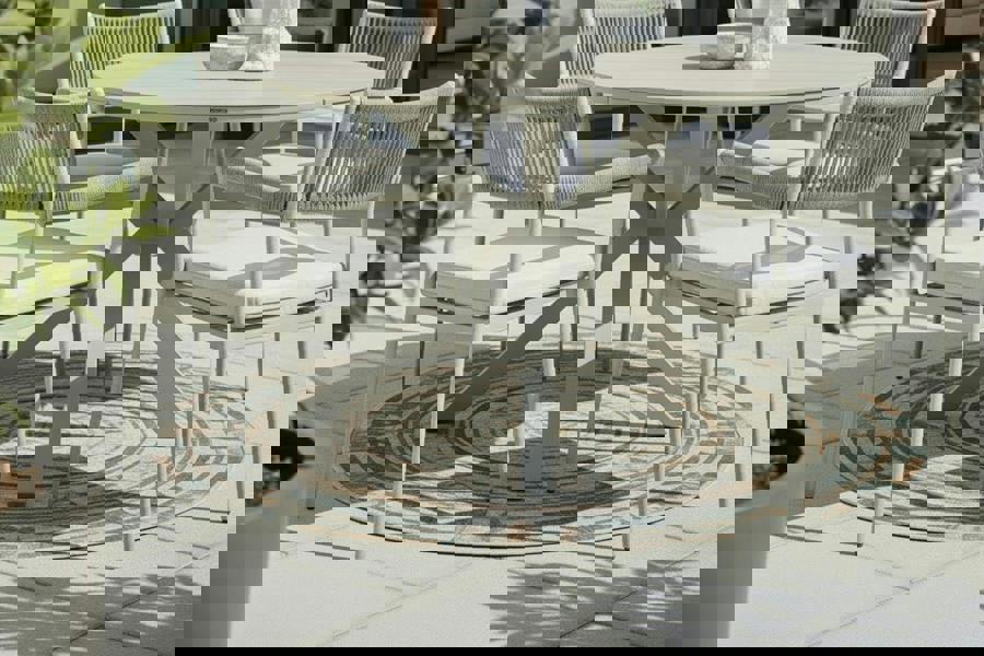 Garden Impressions Edison Natural - Four Seater Round Dining Suite with Barcelona Chairs