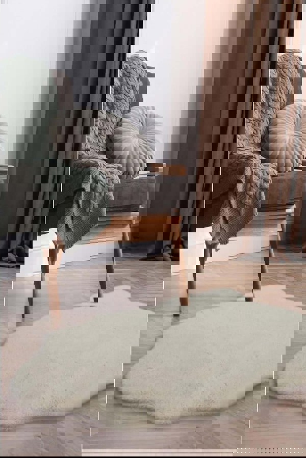 Luxury White Faux Fur Rug | Soft, Stylish Home Decor