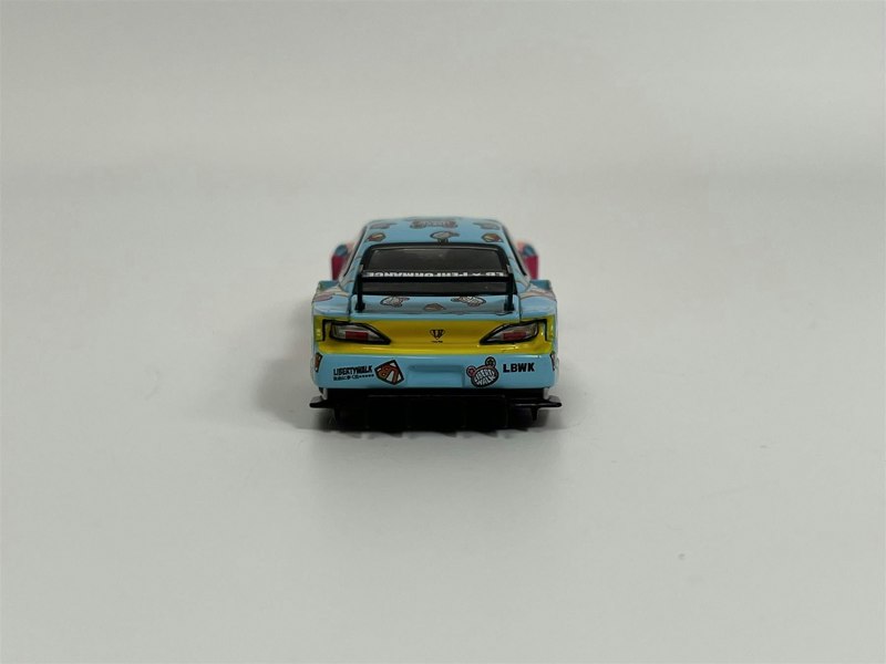 Mini GT Nissan Silvia S15 LB Super Silhouette LBWK KUMA RHD 1:64 Mini GT MGT00743R