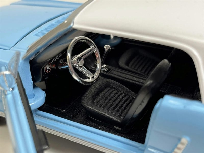 Motormax 007 James Bond Thunderball 1964 1/2 Ford Mustang 1:24 Scale Motormax 79855