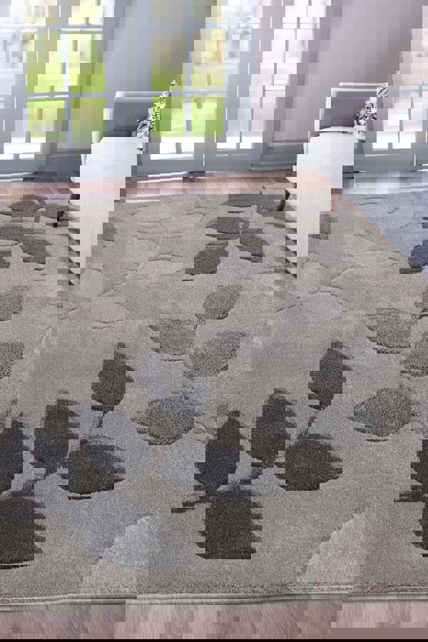 Newport Leaf Rug – Hand-Carved Floral Design