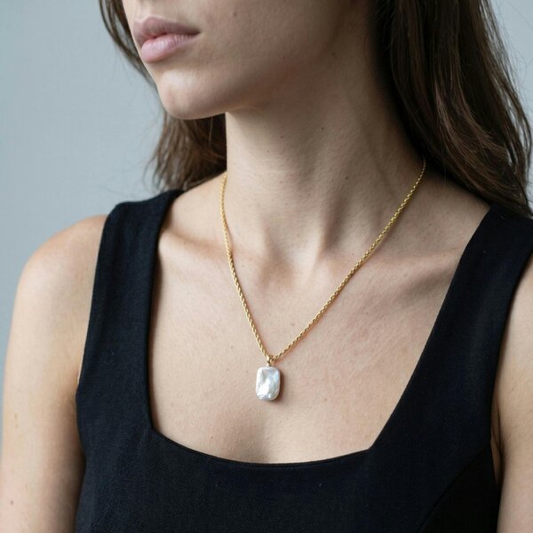 Uchi & Soto Shinju Gold Square Necklace