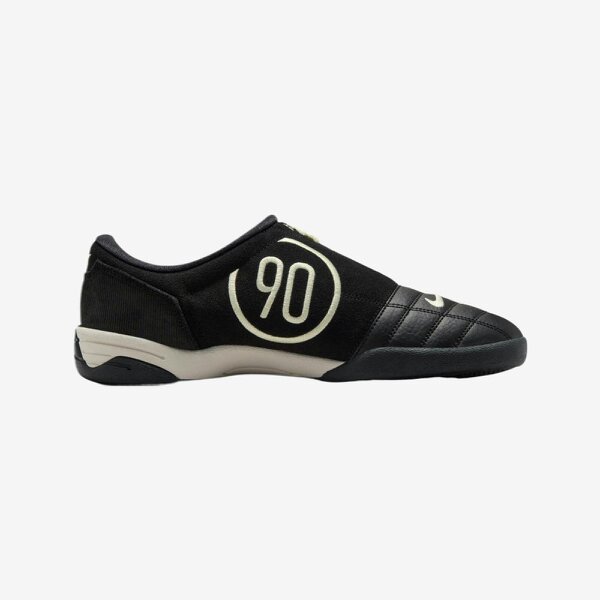 Nike IO2083-010 Sneakers   in  Black