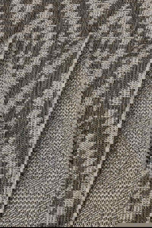 County Genesis Rug Diamond Design – Indoor/Outdoor Use