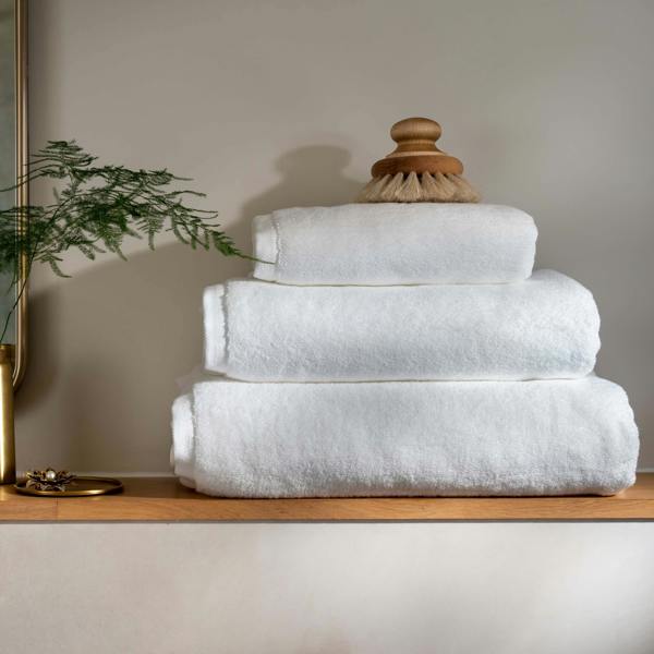 White Supima Cotton Towel Bale bedroom detail | Soak and Sleep