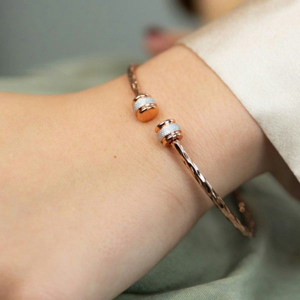 The Colourful Aura Slim Round Twist Rose Gold Minimalistic Thin Bracelet Bangle