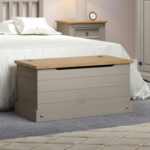 Core Products Corona Bedroom Storage Trunk Chest, Waxed Pine