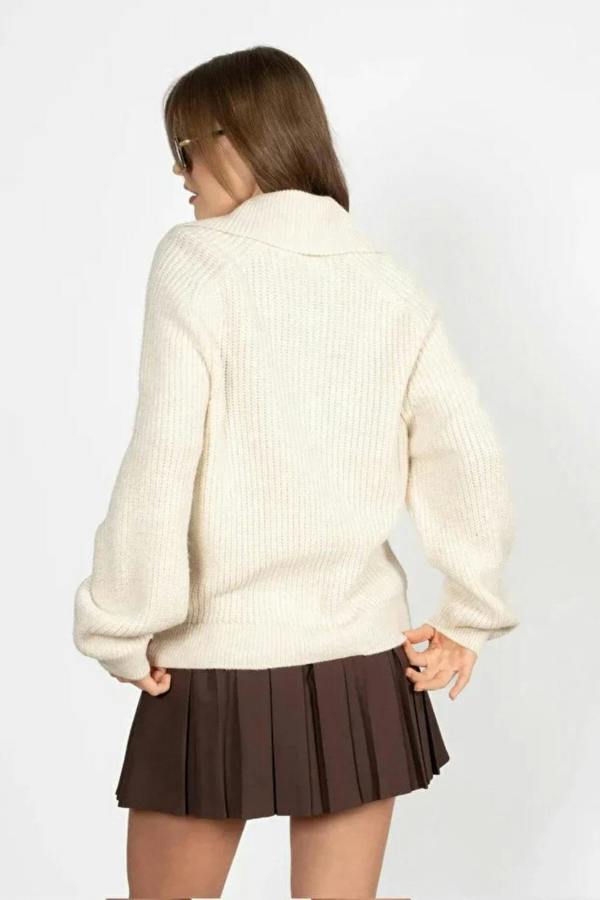 Hoxton Gal Beige Buttoned Knit Sweater