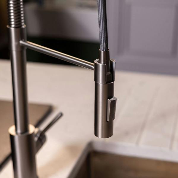 Flode Fjädra | Pull Out Kitchen Sink Mixer Tap | Spring Style Mixer Tap | Brushed Steel | Square Head