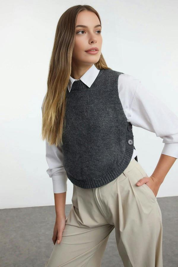 WOVCOR Crop Soft Texture Buttoned Knit Sweater