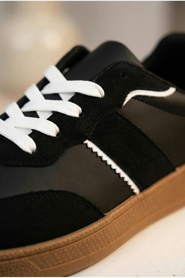 Saoirse Retro Style Trainers | colour:BLACK