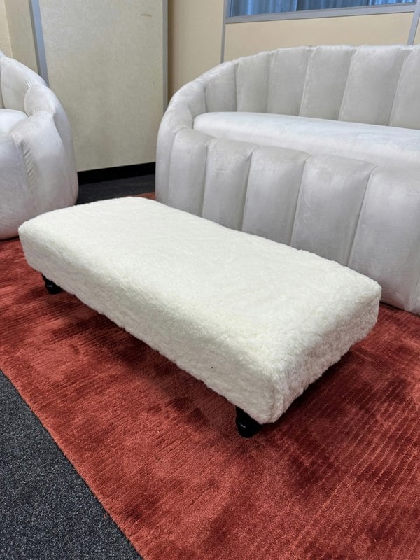 ISTOOLS Luxury Footstool – Soft Cozy Fur Bench for Living Room Comfort