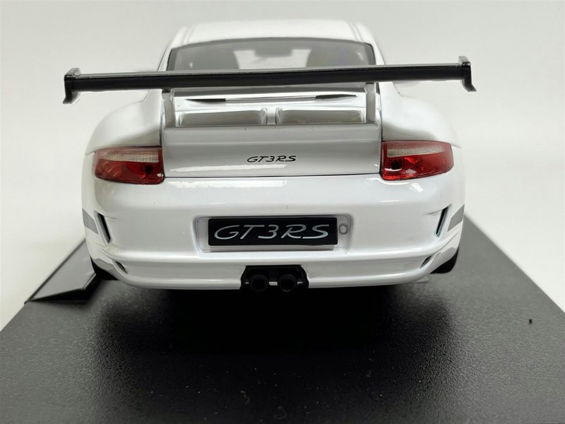 Welly Porsche 911 997 GT3 RS White 1:18 Scale Welly 18015w