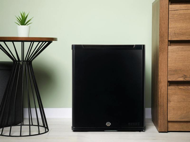 Corby Eton 20L Lockable Minibar in Black - UK Plug