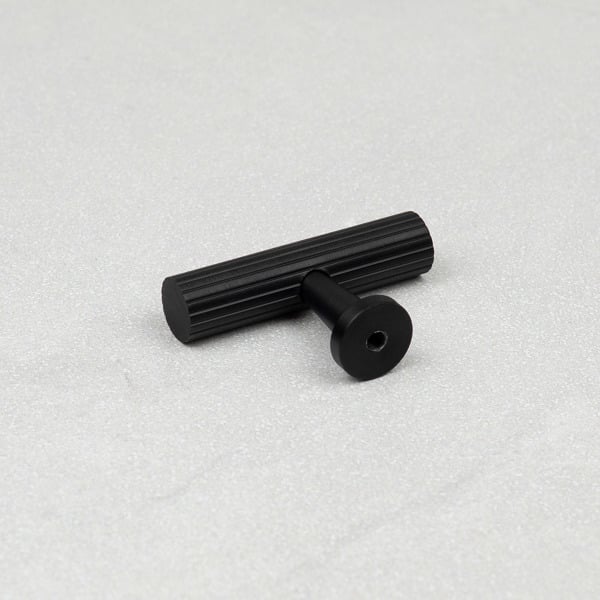 Handle & Home Matt Black Reeded Knob/Handles